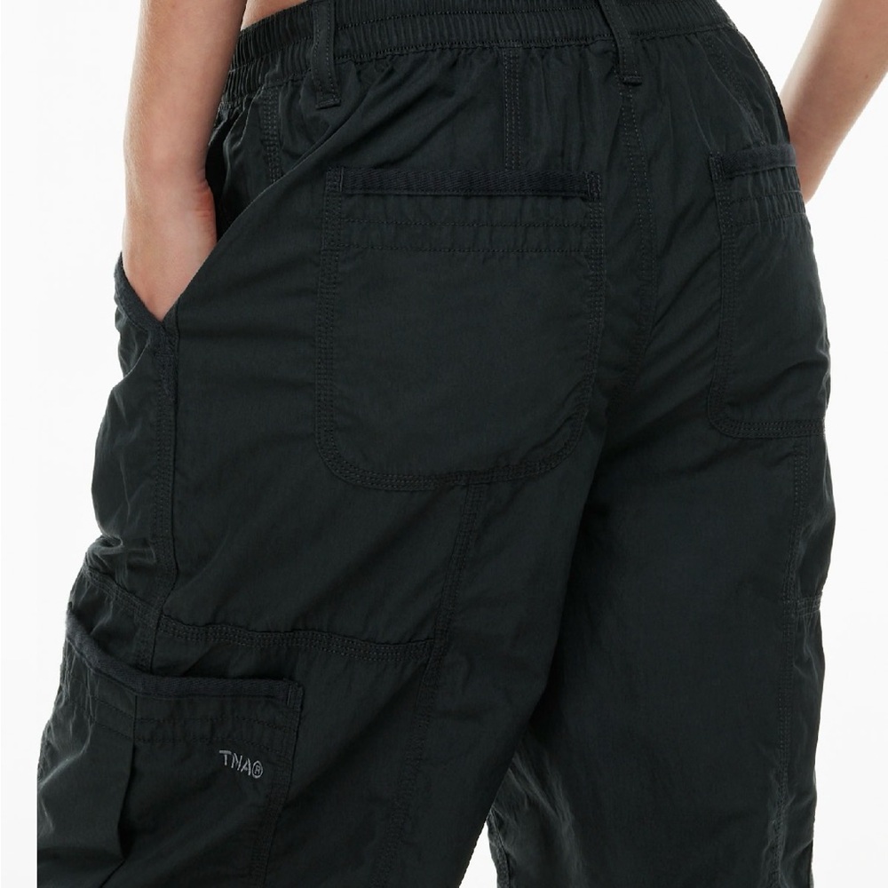 Aritzia TNA Black explore parachute Pants women - size medium - Picture 2 of 8